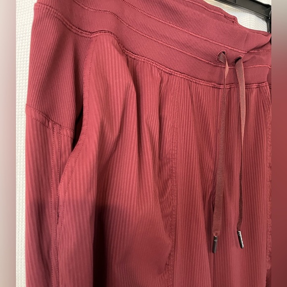 Lululemon Dance Studio Mid-Rise Jogger Full Length Garnet Burgundy Size 12 EUC - Picture 4 of 11